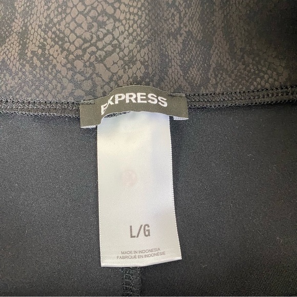 Express Black Snakeskin Print Ponte Knit Leggings Size L - Picture 6 of 7